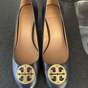 Tory Burch Size 9 Navy Blue 2” Heels